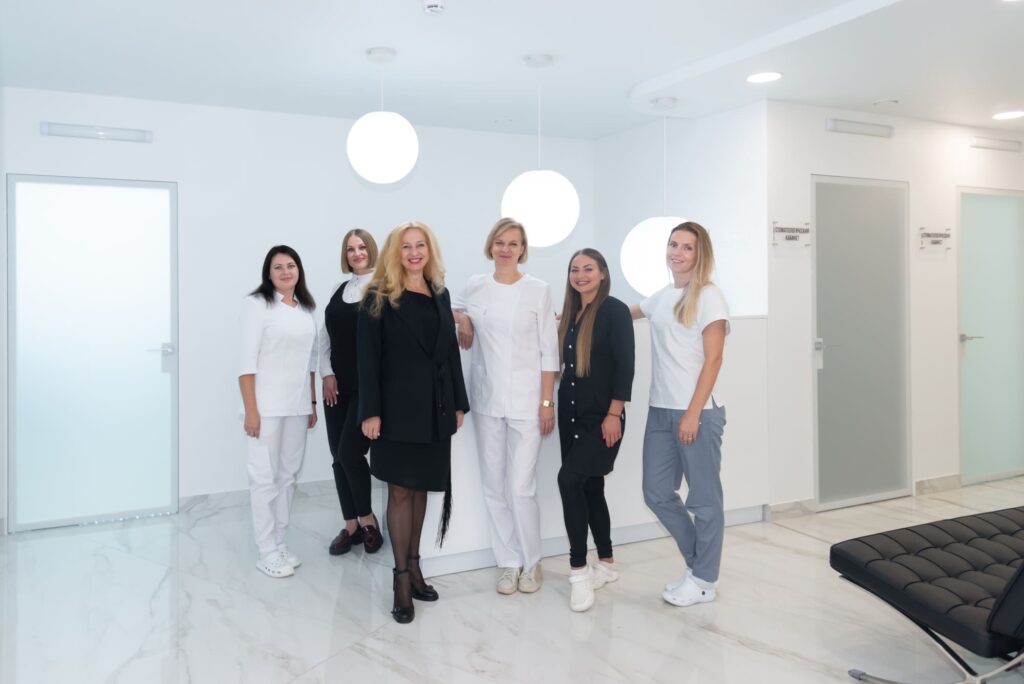 Врачи частной стоматологической клиники "Практикдент", ресепшн